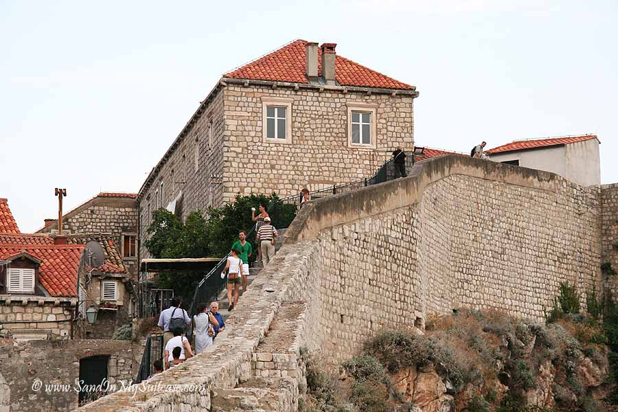 walking the Dubrovnik city wall
