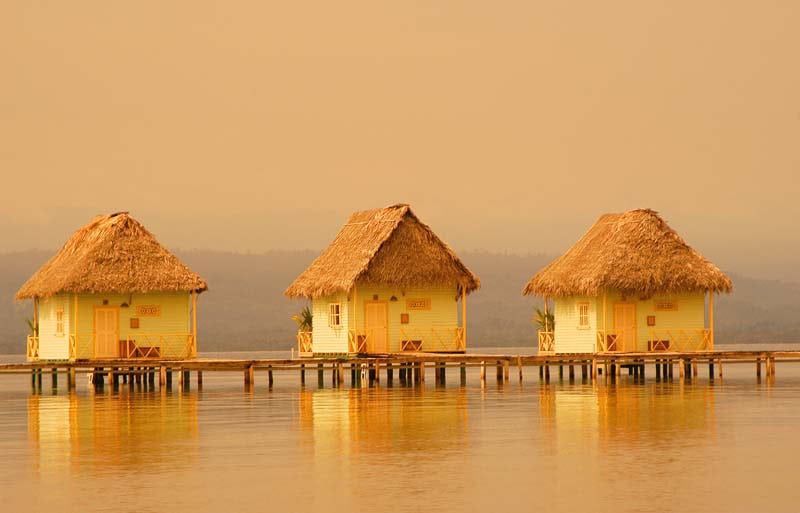 Punta Caracol Acqua Lodge