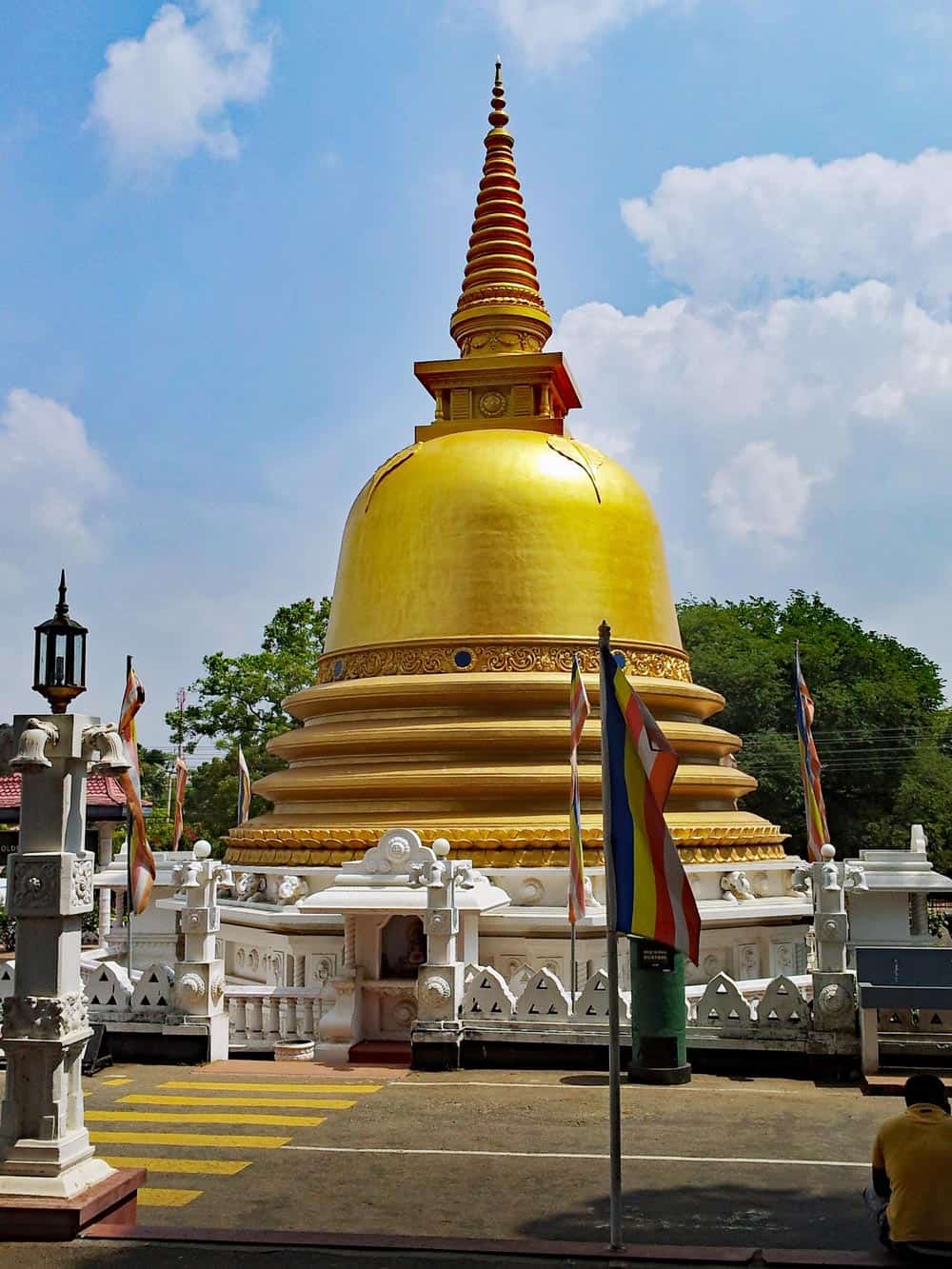 Golden stupa at entrance to Dambulla Temple