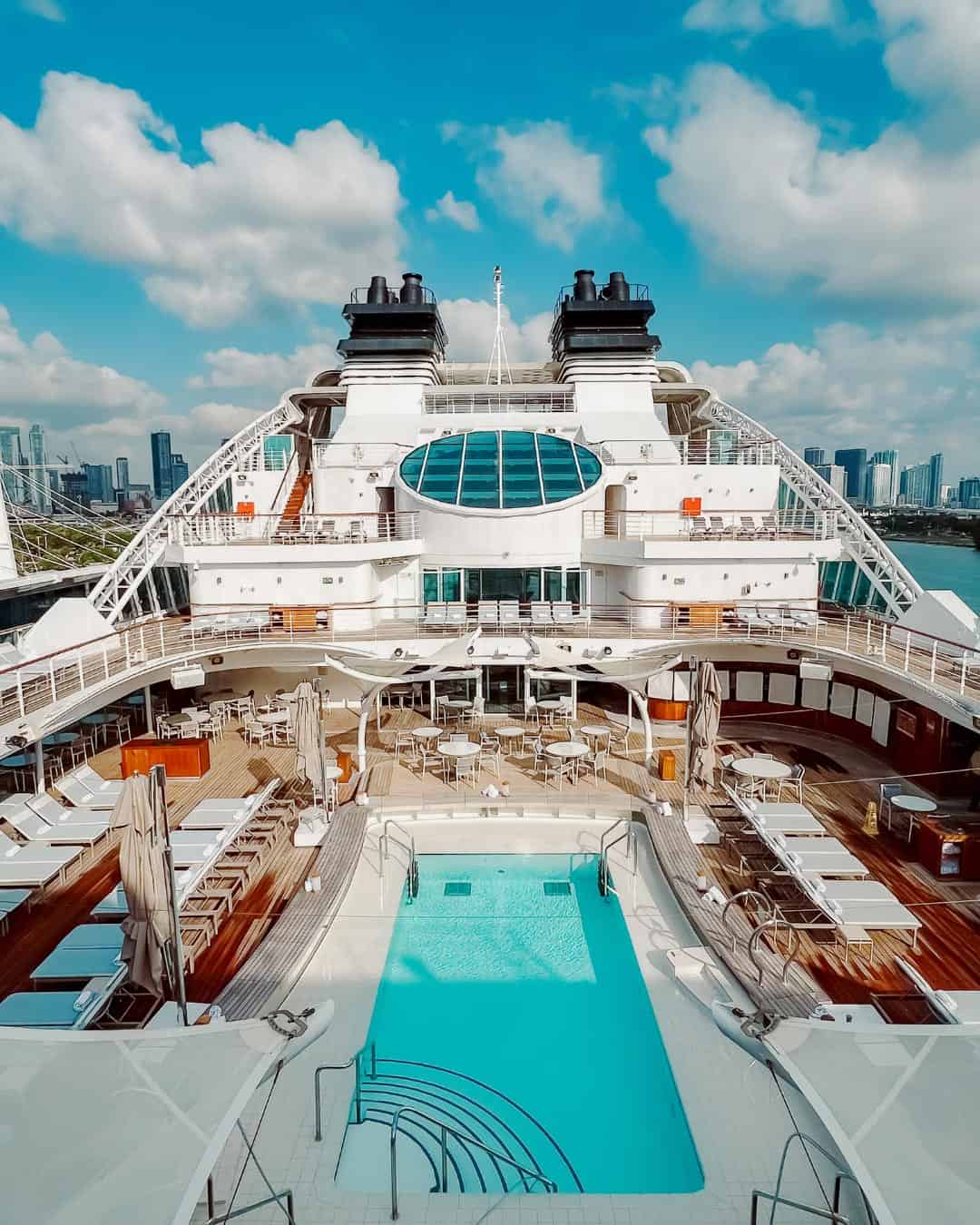 Seabourn Encore pool