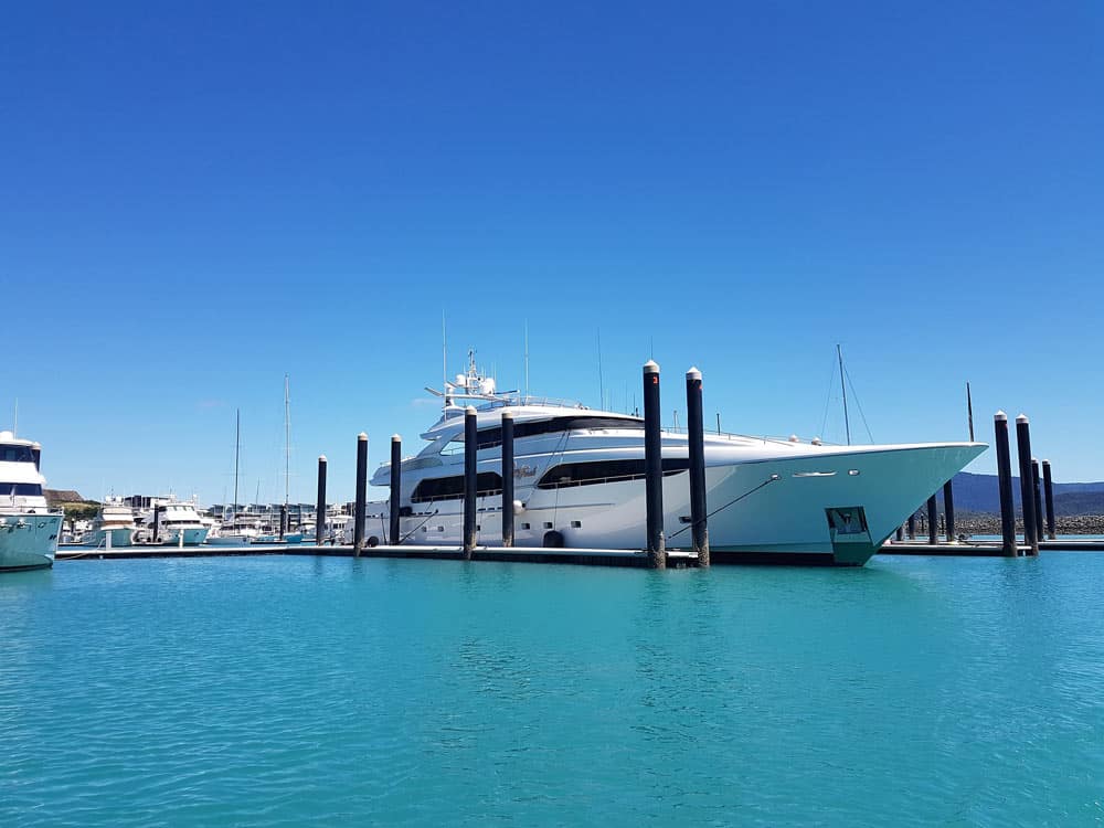 Charter di yacht di lusso