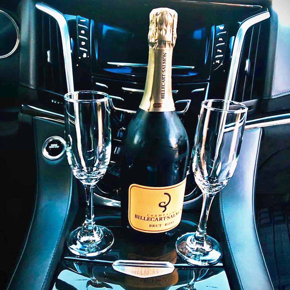 Champagne service on a Cabo airport transfers