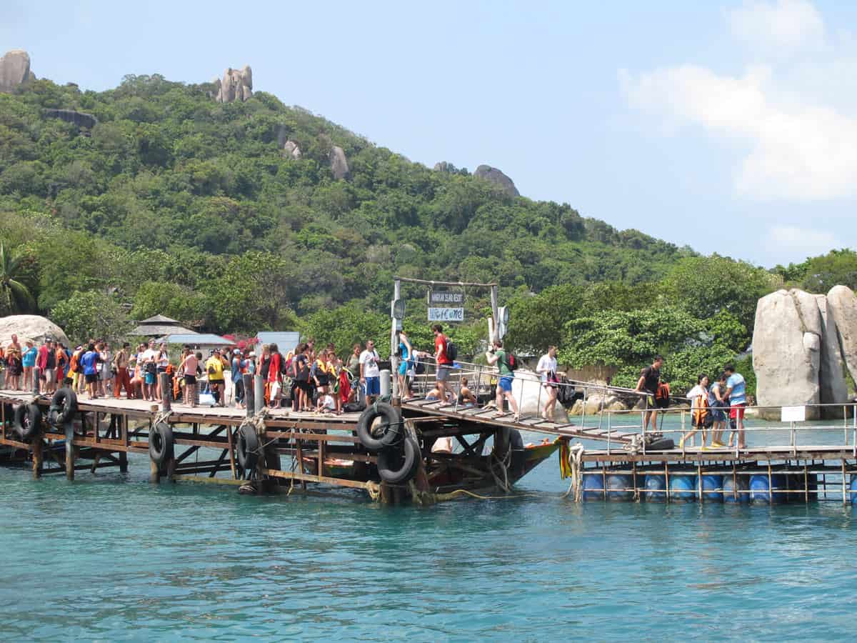 Visitors arriving and leaving Koh Nan Yuan, Thailand