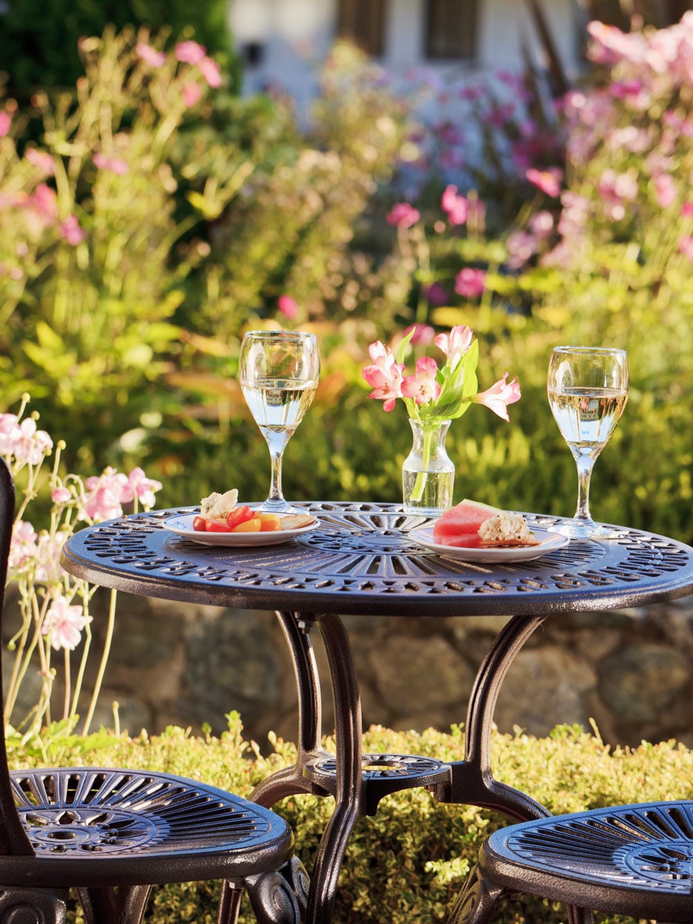 Drinks in the garden at Abigail's Hotel