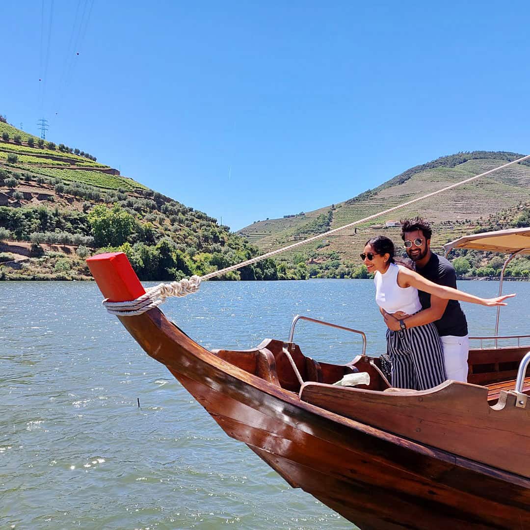 Couple on a rabelo boat